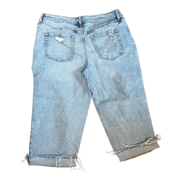 Capris Denim Distressed Size 16 Maurices - Picture 6 of 8